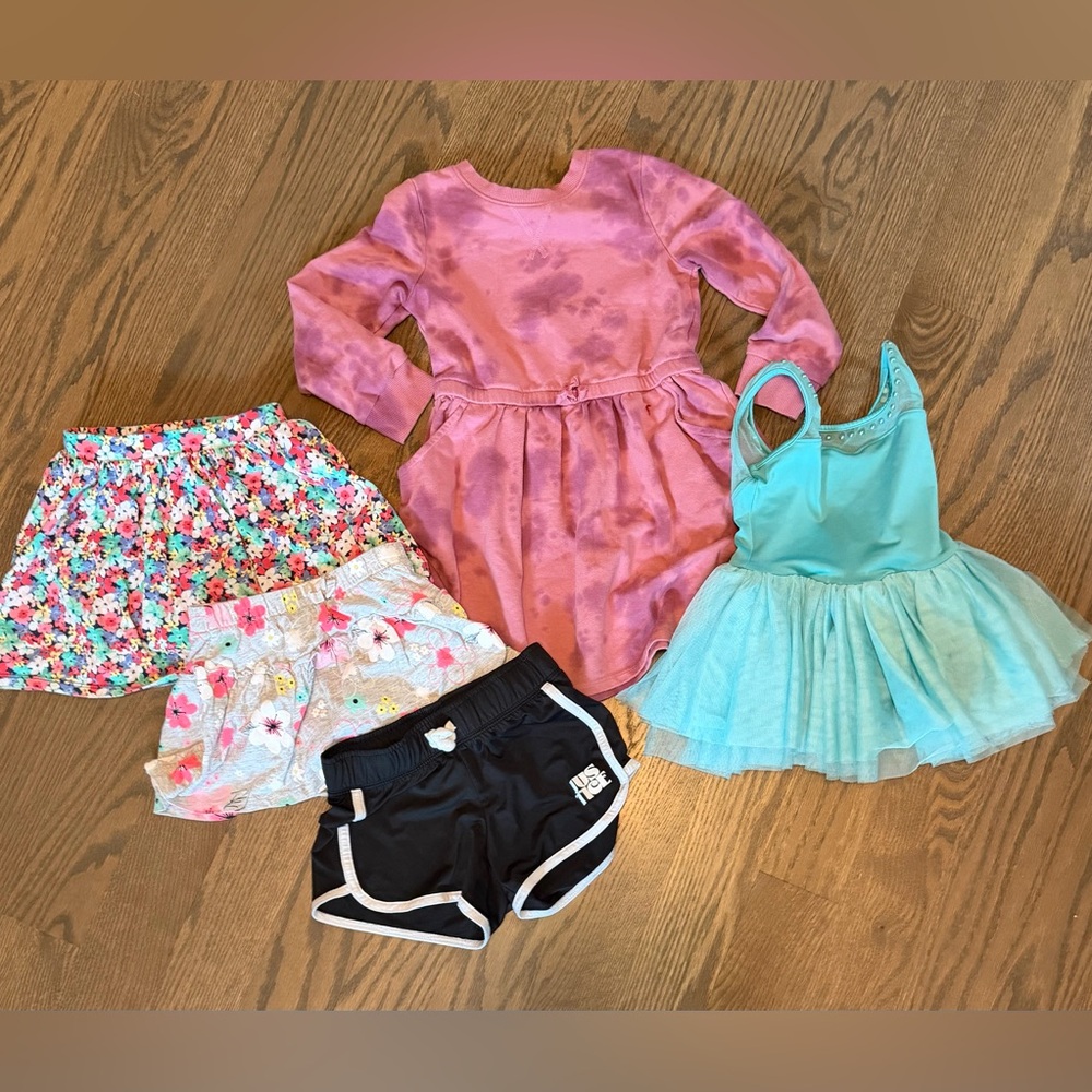 Girls bundle of clothes - shorts, skirts, dress